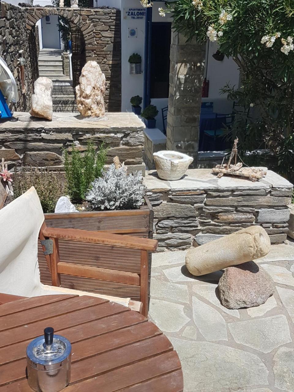 Tinos Apartments Zalonis อาจิออส ไอออนนิส ภายนอก รูปภาพ